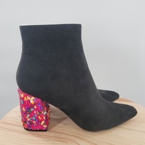 Betsey Johnson Kassie Pointed Toe Booties Black Suede  Size 9 Retails $100